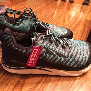 NWT Altra Torin - Women's 7